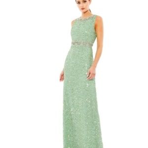 MAC DUGGAL SEQUINED EMBELLISHED NECKLINE MINT COLUMN GOWN  Size 4  - read descri